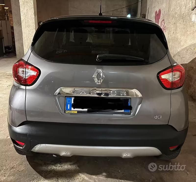 Usata Renault Captur 110 CV (80 kW) 2016 Grigio SUV
