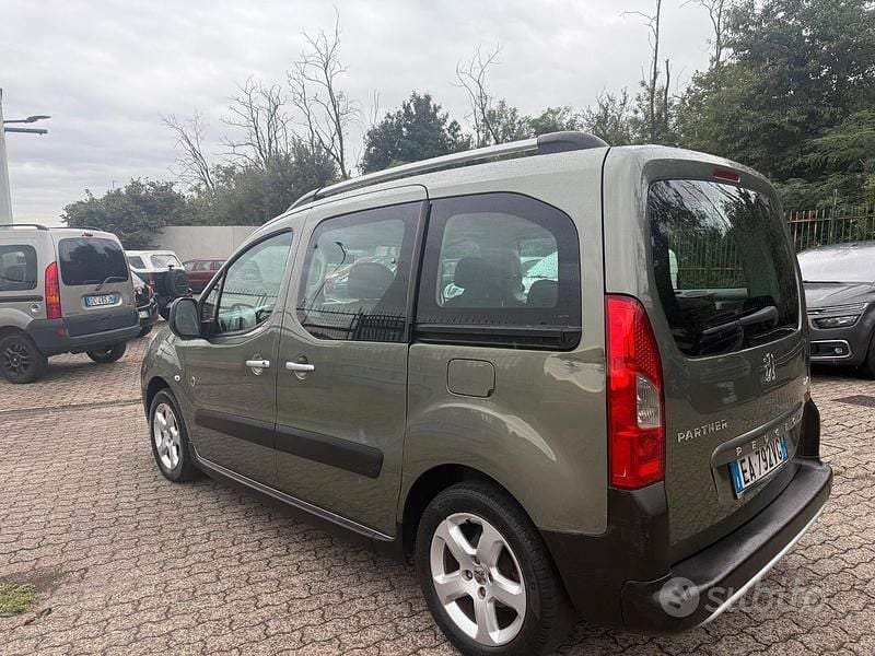 Usata Peugeot Partner Tepee Outdoor 90 CV (66 kW) 2010 Verde Monovolume