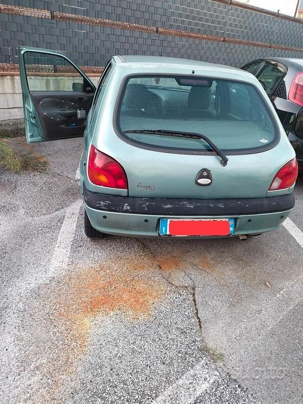 Usata Ford Fiesta 2000 Verde Berlina