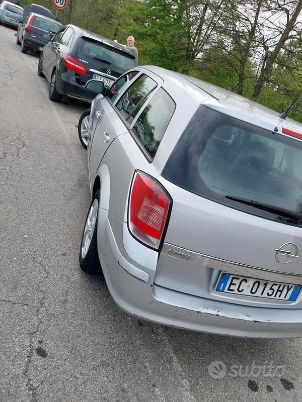 Usata Opel Astra 116 CV (85 kW) 2010 Grigio Station wagon