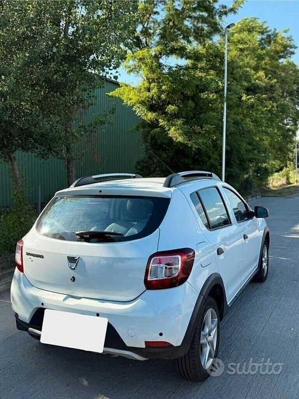 Usata Dacia Sandero 75 CV (55 kW) 2014 Bianco Utilitaria