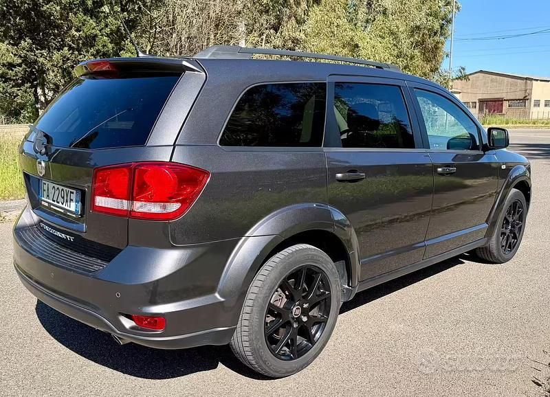 Usata Fiat Freemont Lounge 170 CV (125 kW) 2015 Grigio SUV