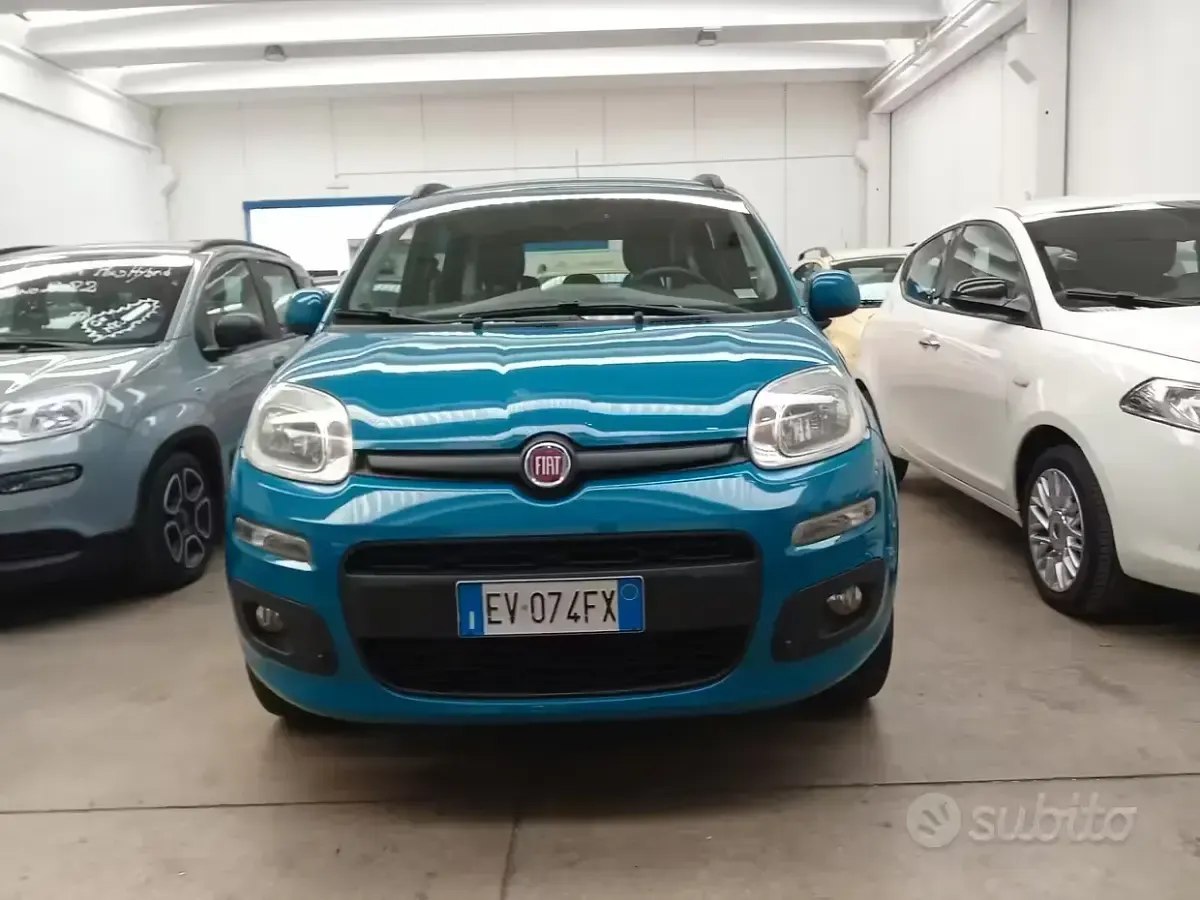 Usata Fiat Panda Lounge 86 CV (63 kW) 2014 Blu/azzurro Utilitaria