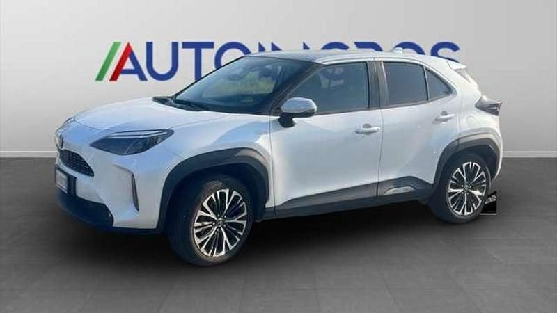 Usata Toyota Yaris Cross Lounge 92 CV (67 kW) 2022 Bianco SUV