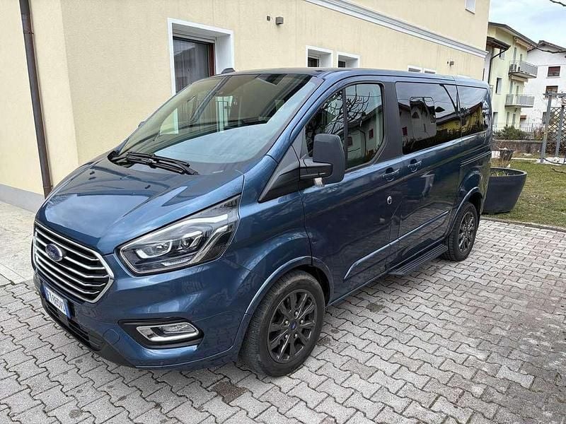 Usata Ford Tourneo Custom Titanium 185 CV (136 kW) 2019 Blu/azzurro Furgone