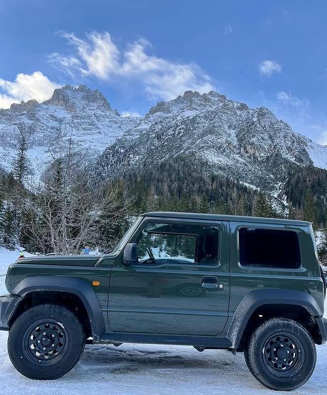 Verde Usata 2022 Suzuki Jimny SUV | 29.000 € (Buon prezzo) - Immagine 1/4