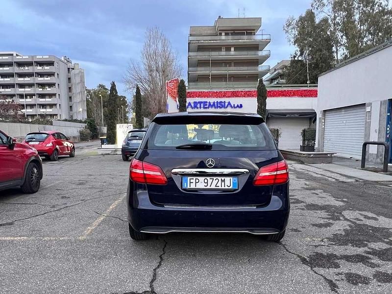 Usata Mercedes B160 Premium 90 CV (66 kW) 2018 Blu Utilitaria