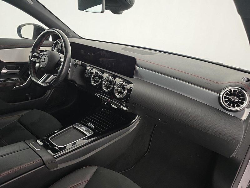 Begagnad Mercedes CLA200 Advanced Plus 150 HK (110 kW) 2024 Grå Sportkupé