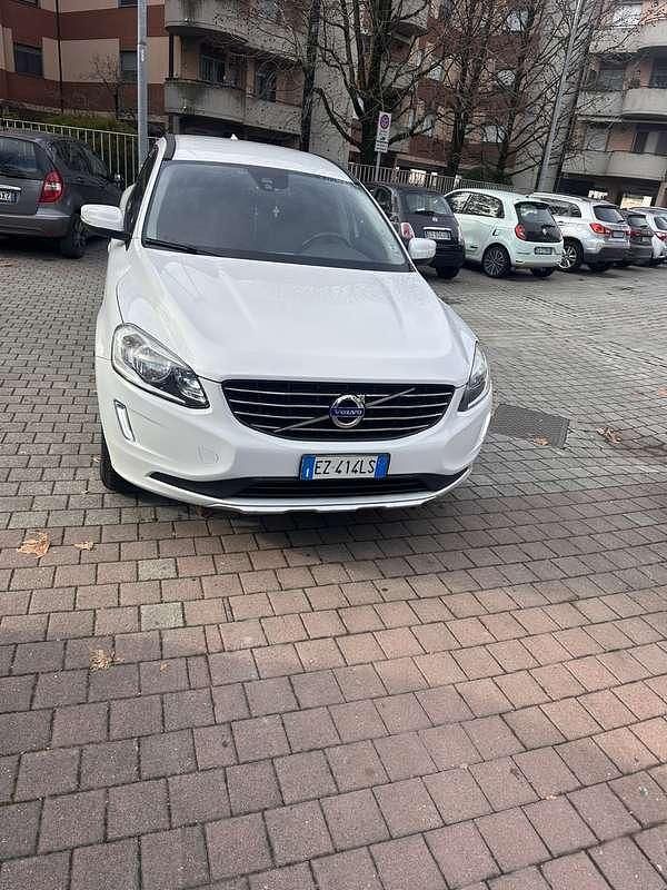 Usata Volvo XC60 Kinetic 181 CV (133 kW) 2015 SUV