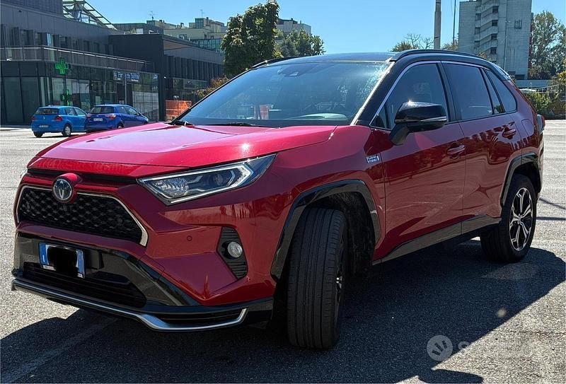 Usata Toyota RAV4 Hybrid Sport 306 CV (225 kW) 2021 Rosso SUV