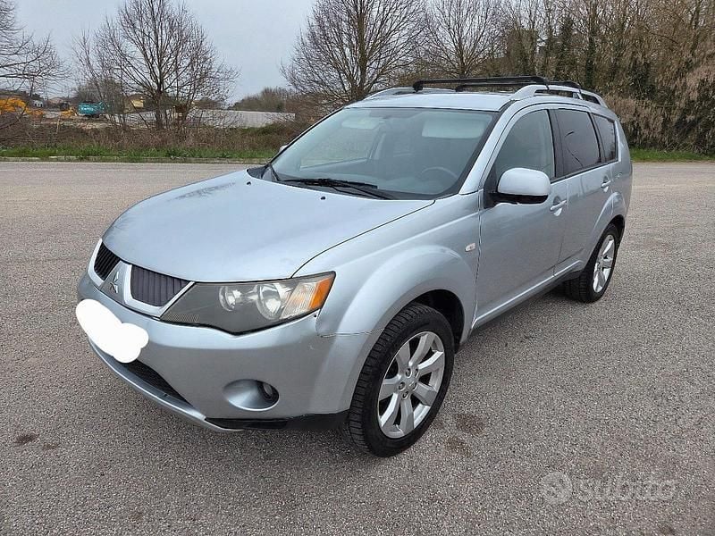 Usata Mitsubishi Outlander 140 CV (102 kW) 2008 Grigio SUV