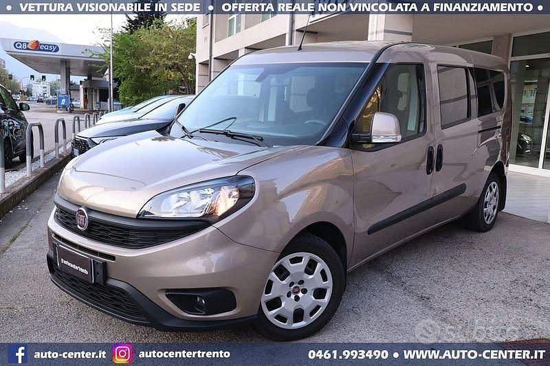 Usata Fiat Doblò 105 CV (77 kW) 2022 Beige Monovolume