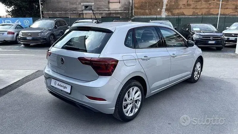 Usata VW Polo Style 110 CV (80 kW) 2022 Argento Berlina
