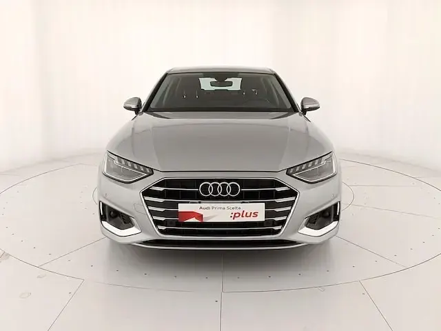 Usata Audi A4 Advanced Plus 163 CV (119 kW) 2024 Argento fioretto metallizzato Berlina