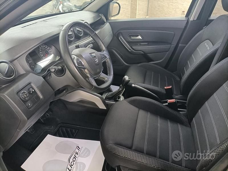 Usata Dacia Duster Prestige 101 CV (74 kW) 2020 Grigio SUV