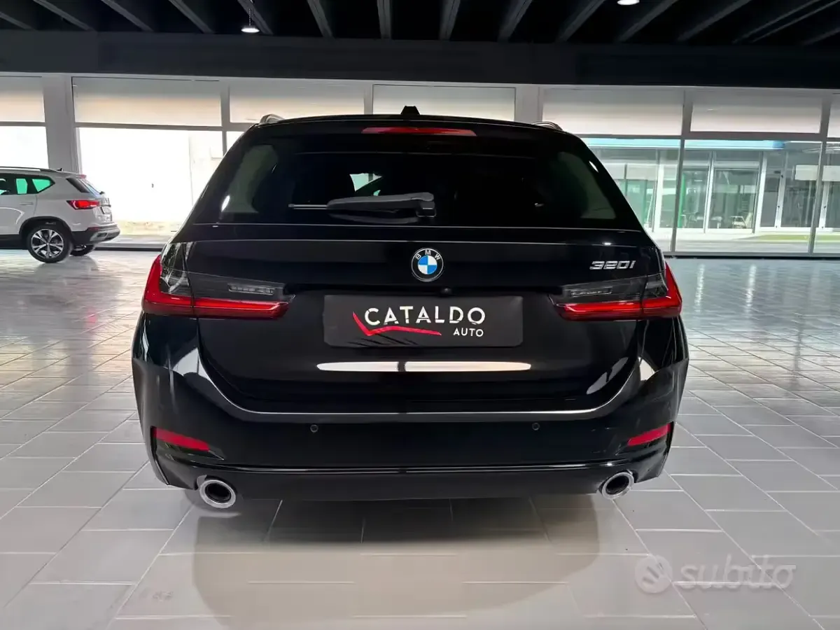 Begagnad BMW 320 Comfort Edition 184 HK (135 kW) 2024 Svart Kombi