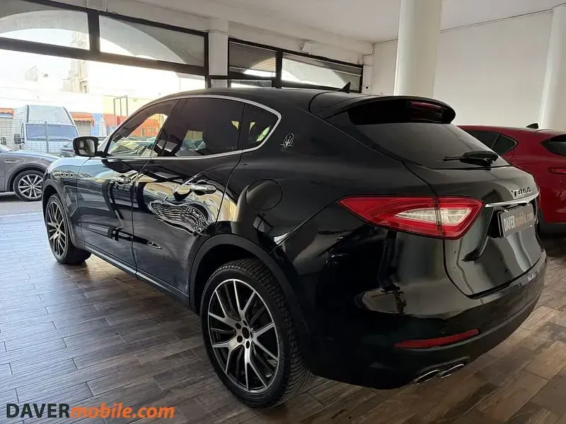 Usata Maserati Levante GranLusso 275 CV (202 kW) 2017 Nero SUV