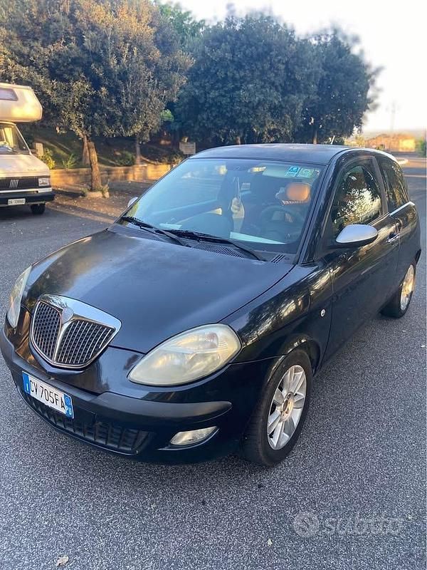 Usata Lancia Ypsilon 80 CV (58 kW) 2005 Nero Utilitaria
