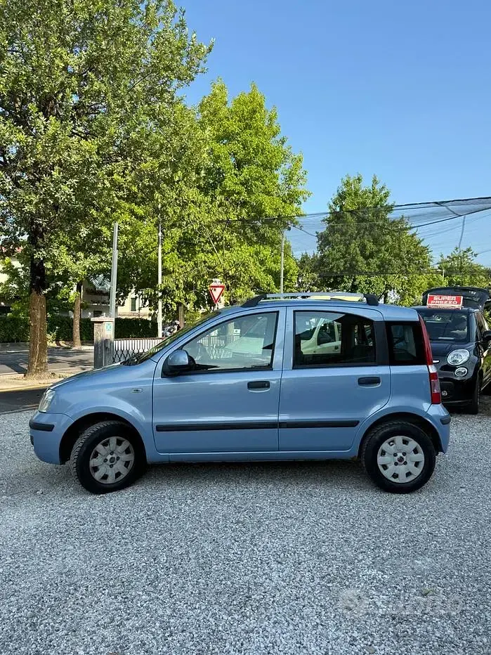 Usata Fiat Panda Emotion 69 CV (50 kW) 2010 Bluazzurro Utilitaria