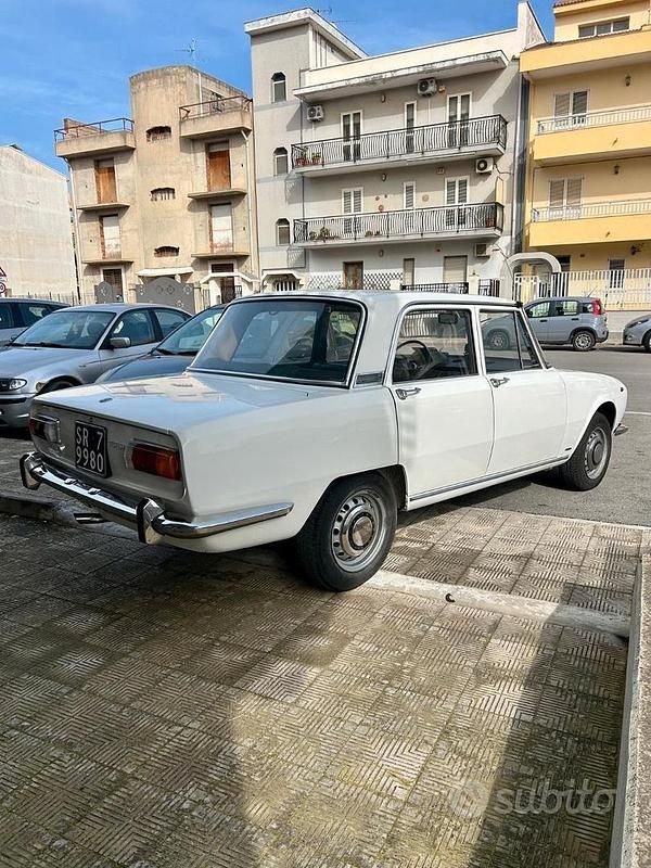 Usata Alfa Romeo 1750 118 CV (86 kW) 1970 Bianco Berlina