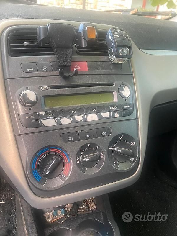 Usata Fiat Grande Punto 75 CV (55 kW) 2007 Nero Utilitaria