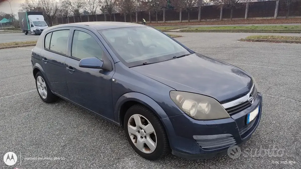 Usata Opel Astra Club 90 CV (66 kW) 2006 Bluazzurro Berlina