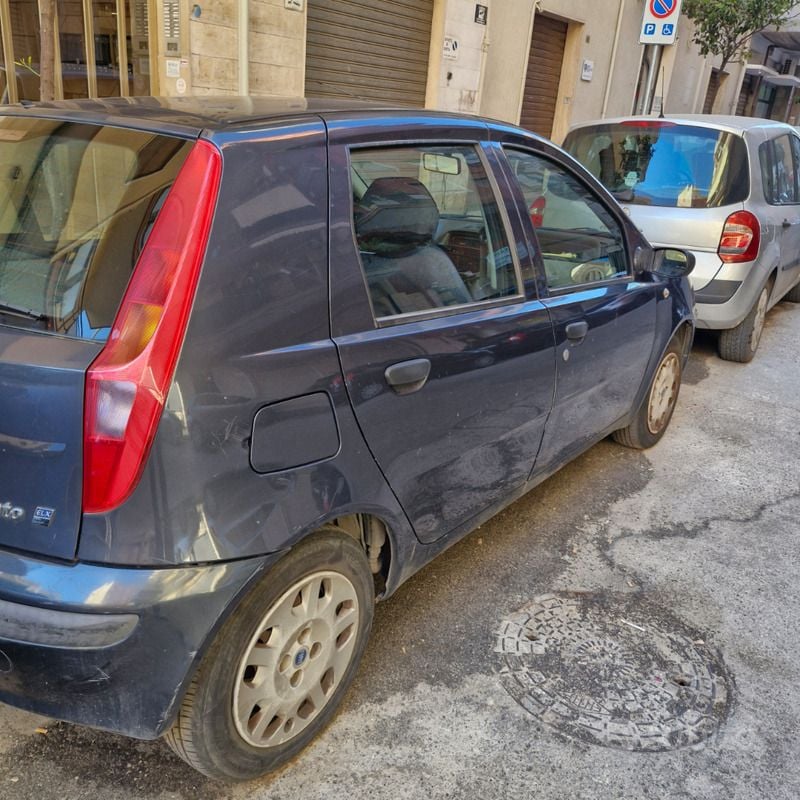 Usata Fiat Punto 80 CV (58 kW) 2003 Grigio Utilitaria