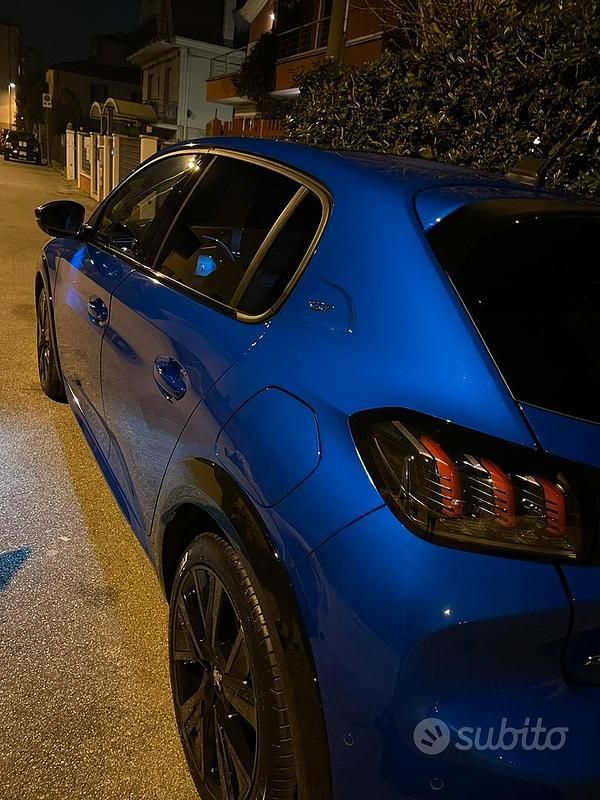 Usata Peugeot 208 GT 102 CV (75 kW) 2022 Blu Utilitaria