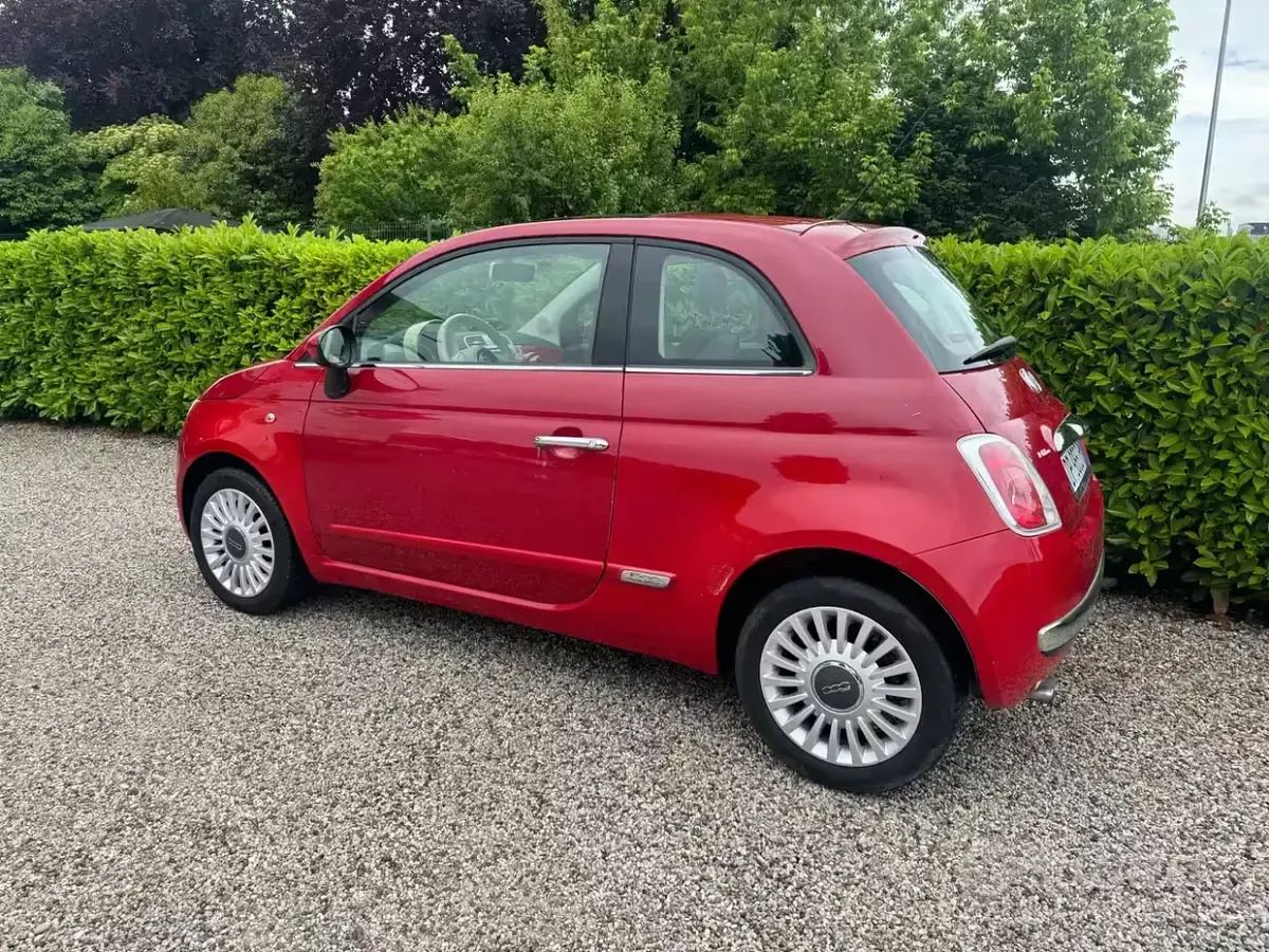 Begagnad Fiat 500 Lounge 69 HK (50 kW) 2008 Röd Halvkombi