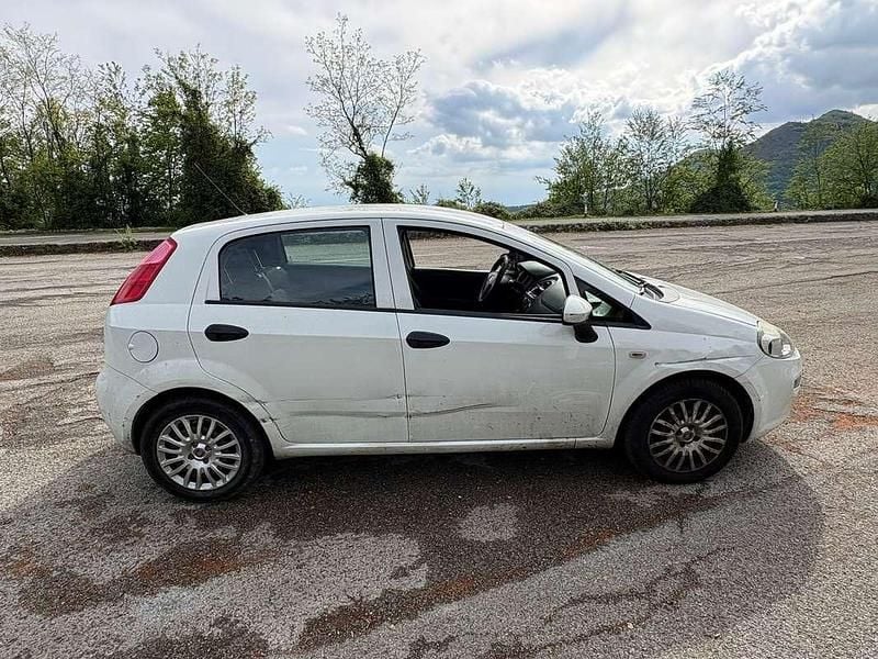 Usata Fiat Punto Street 95 CV (69 kW) 2016 Bianco Utilitaria