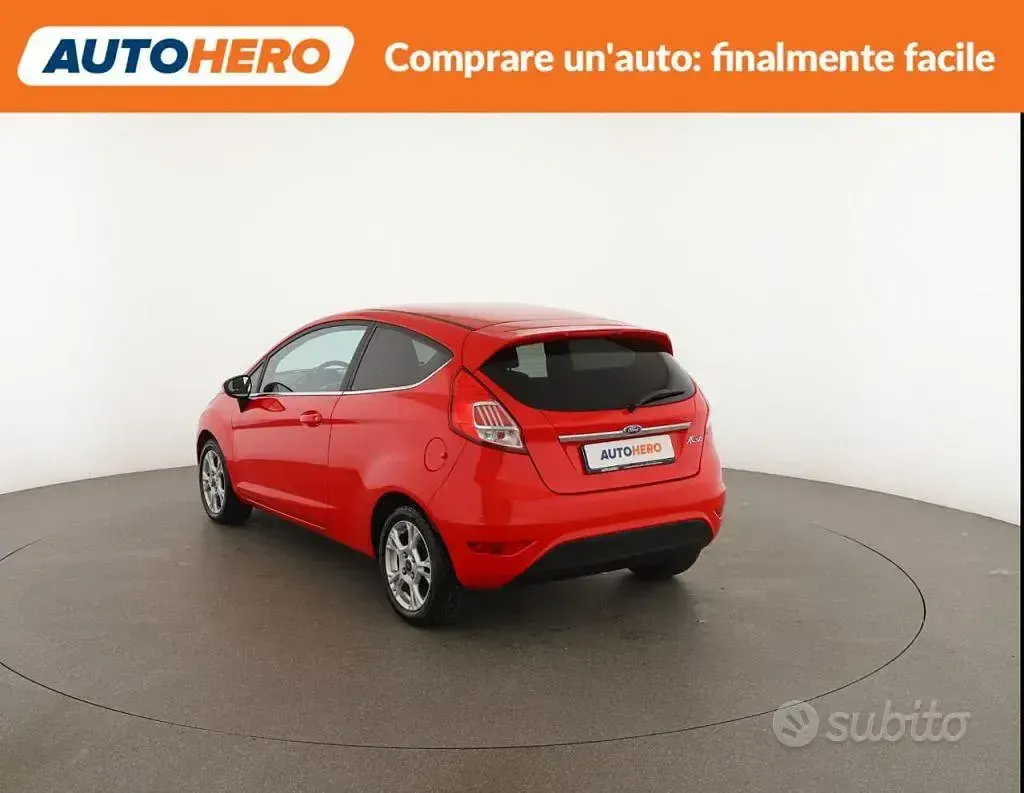 Usata Ford Fiesta Titanium 95 CV (69 kW) 2016 Rosso Utilitaria