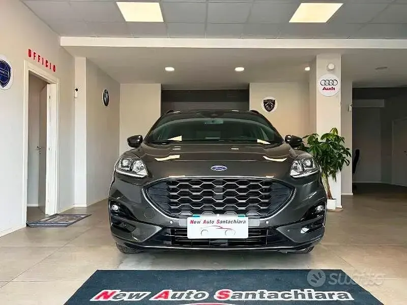 Usata Ford Kuga ST-Line 120 CV (88 kW) 2022 Grigio SUV