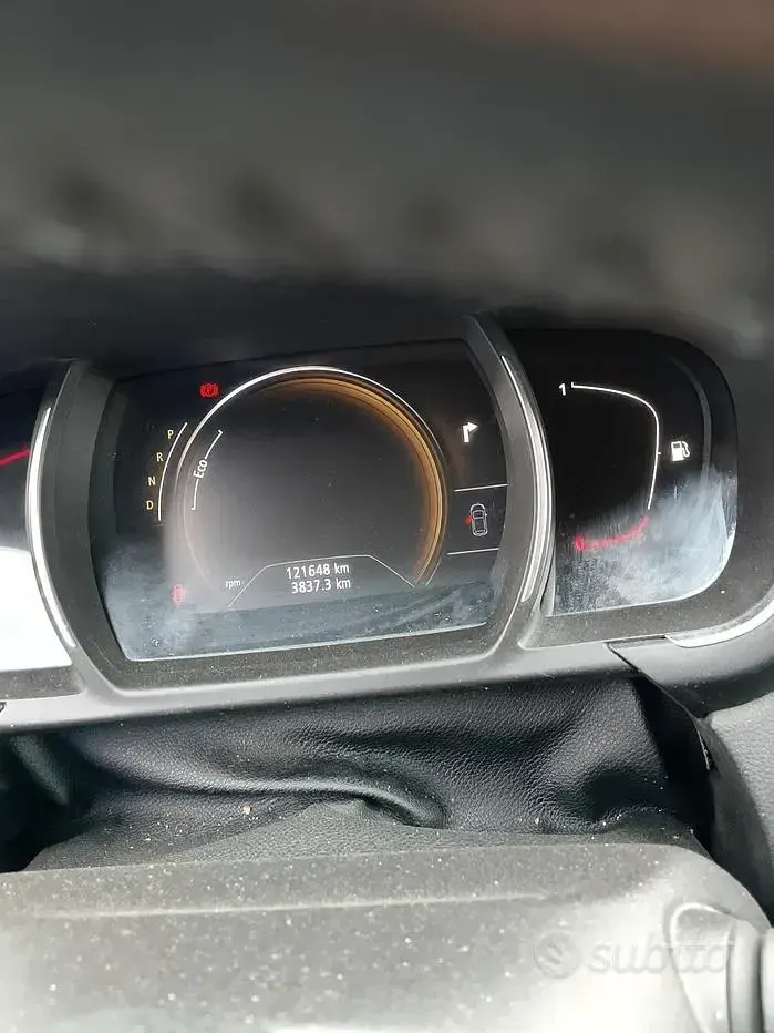 Usata Renault Scénic III 110 CV (80 kW) 2017 Rosso Monovolume