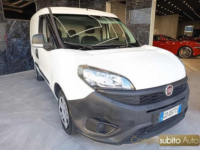 Usata Fiat Doblò 95 CV (69 kW) 2020 Bianco Monovolume