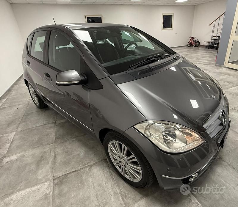 Usata Mercedes A160 Elegance 82 CV (60 kW) 2010 Grigio Berlina
