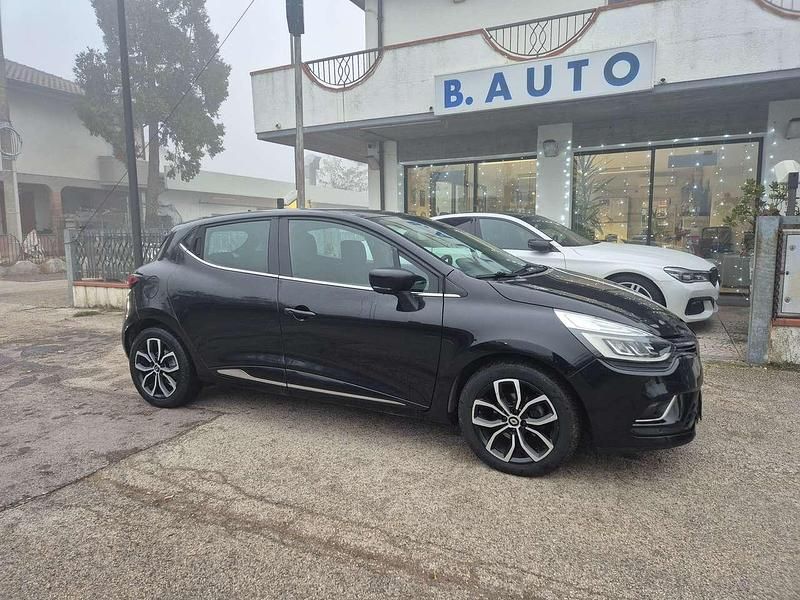Nero Usata 2018 Renault Clio IV Tre volumi | 8500 € (Ottimo prezzo) - Immagine 1/4