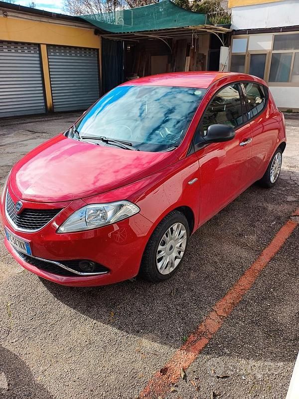 Usata Lancia Ypsilon S 95 CV (69 kW) 2016 Utilitaria