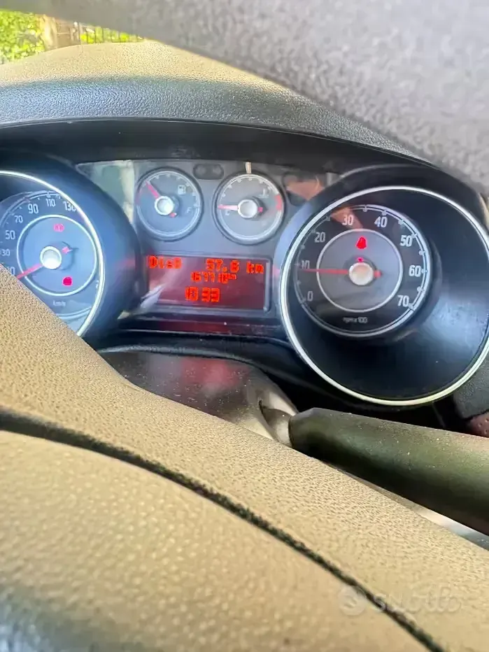 Usata Fiat Punto Evo Dynamic 95 CV (69 kW) 2013 Bianco Utilitaria