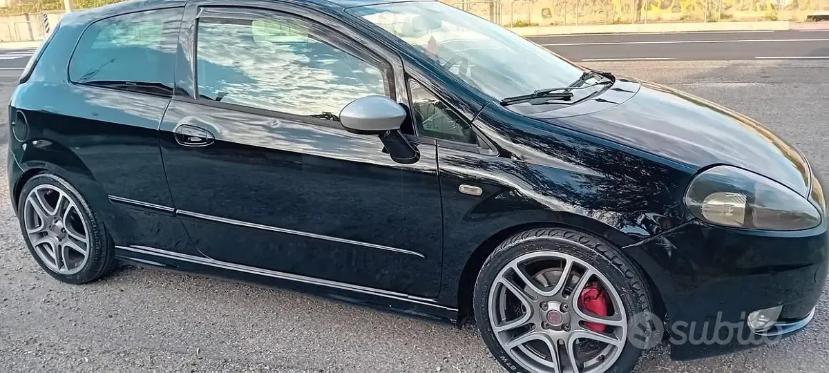 Usata Fiat Grande Punto 131 CV (96 kW) 2007 Nero Utilitaria