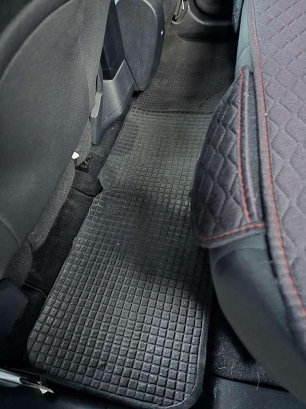 Usata Mahindra KUV100 87 CV (63 kW) 2020 SUV