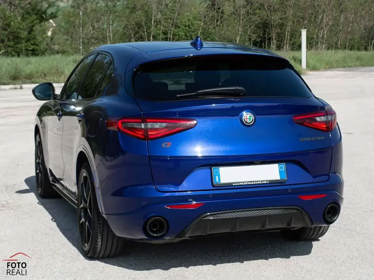 Usata Alfa Romeo Stelvio Ti 209 CV (153 kW) 2021 Blu/azzurro SUV