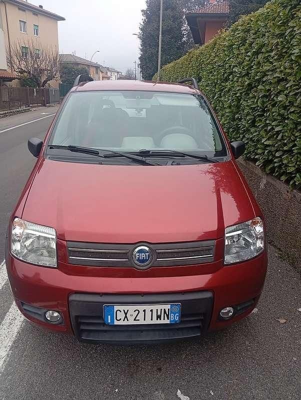 Usata 2005 Fiat Panda 4x4 Utilitaria | 3250 € (Ottimo prezzo) - Immagine 1/4