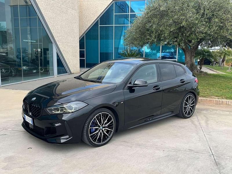 Usata BMW 135 306 CV (225 kW) 2022 Nero Utilitaria