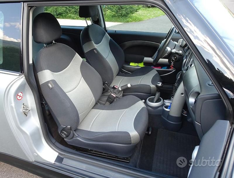 Usata Mini Cooper S 163 CV (119 kW) 2003 Grigio Utilitaria