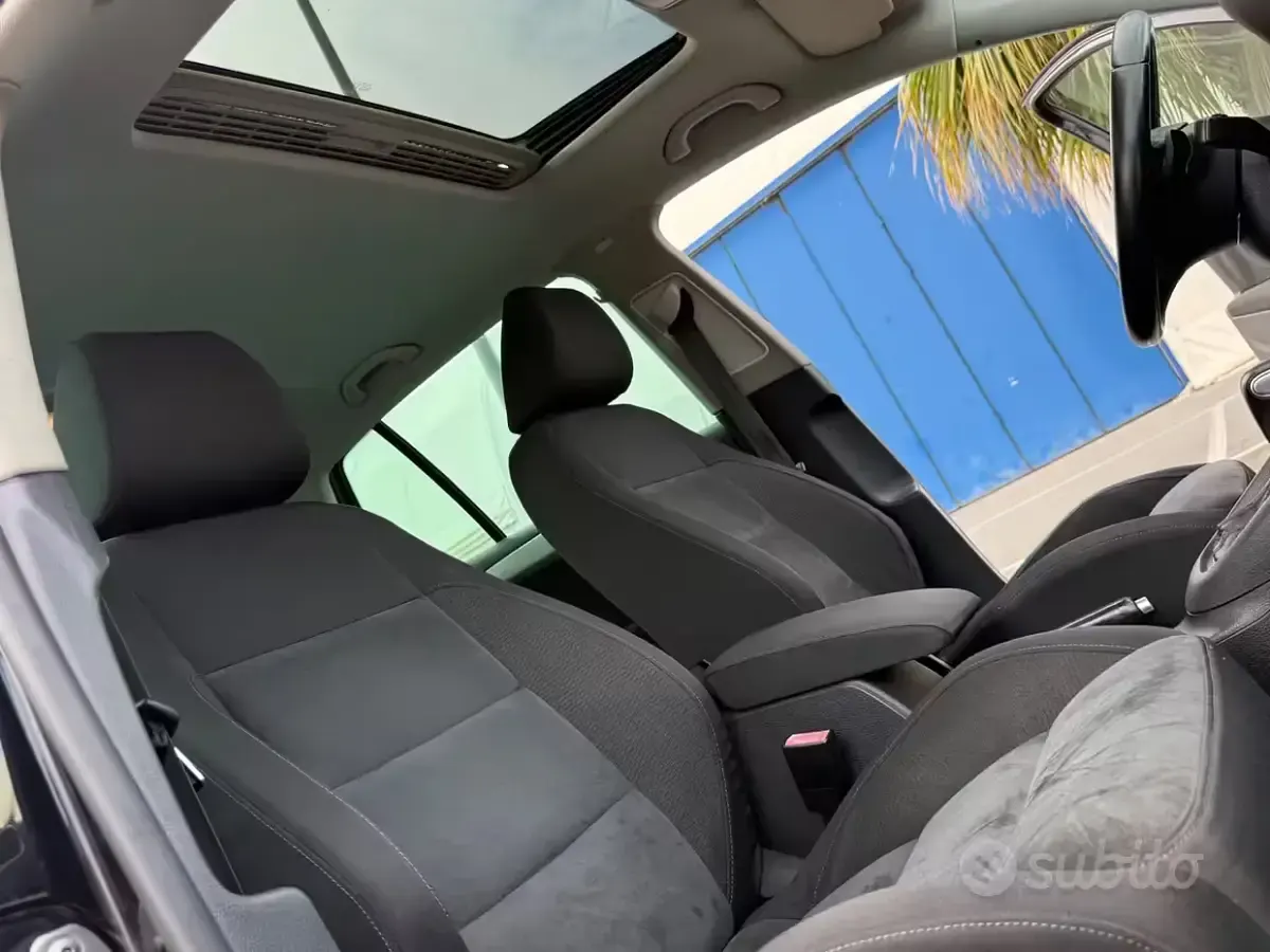 Usado VW Golf VI Highline 140 CV (102 kW) 2010 Negro Utilitario