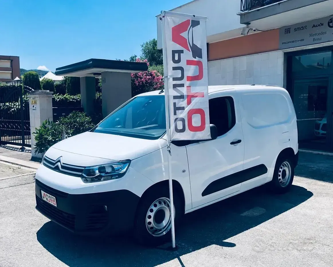 Usata Citroën Berlingo 102 CV (75 kW) 2020 Bianco Monovolume