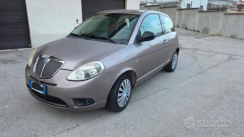 Usata Lancia Ypsilon 2011 Grigio Utilitaria