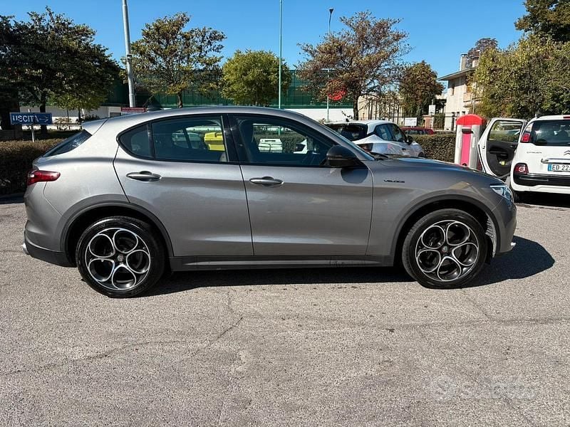 Usata Alfa Romeo Stelvio Veloce 210 CV (154 kW) 2019 Grigio SUV