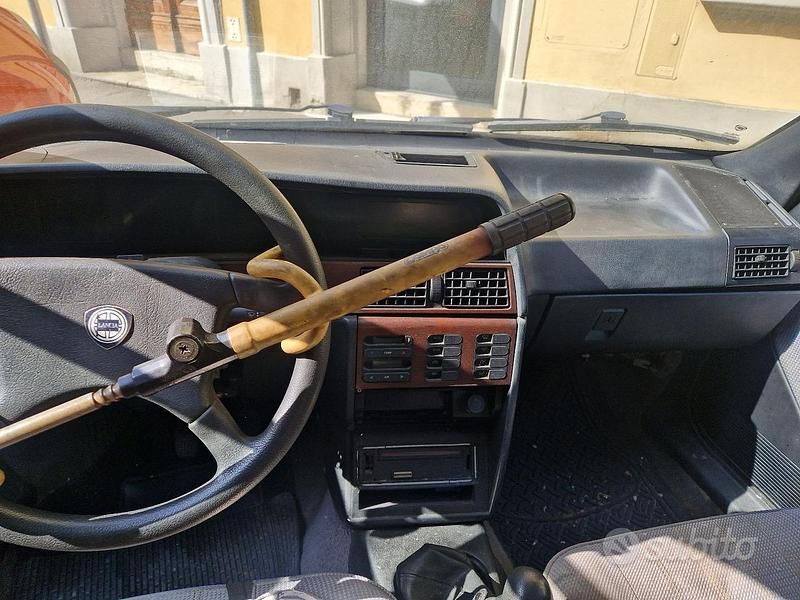 Usata Lancia Dedra 117 CV (86 kW) 1989 Blu Berlina