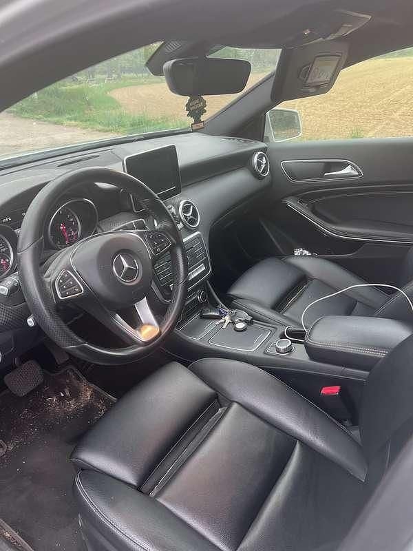 Usata Mercedes 200 156 CV (114 kW) 2018 Argento Berlina